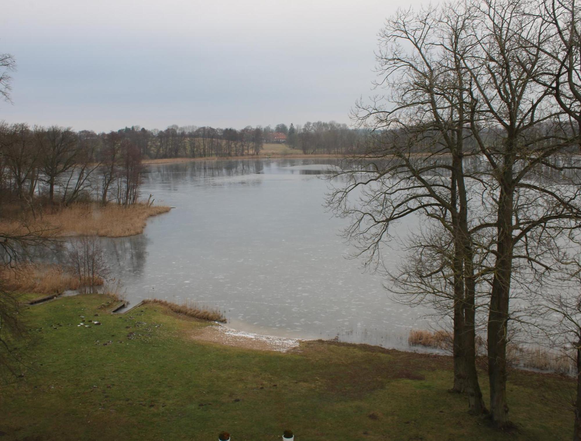Hotel Schloss & Gut Ulrichshusen Bagian luar foto